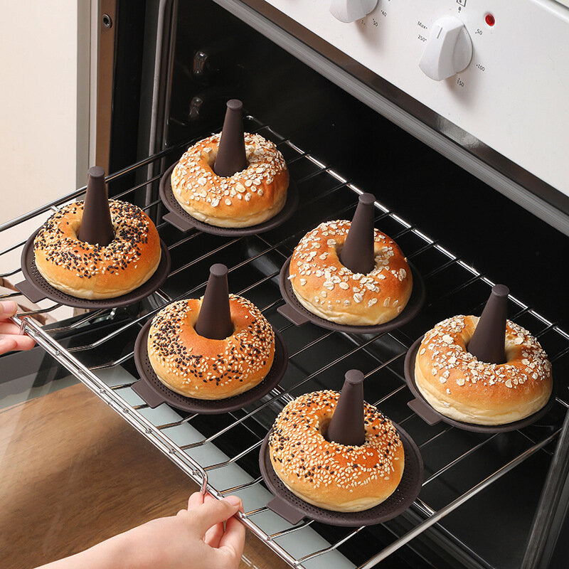 Food Grade Material: Made of food grade silicone material, non-toxic and durability, heat resistant material, varies temp from -30℃ to 230℃, oven and fridge free.