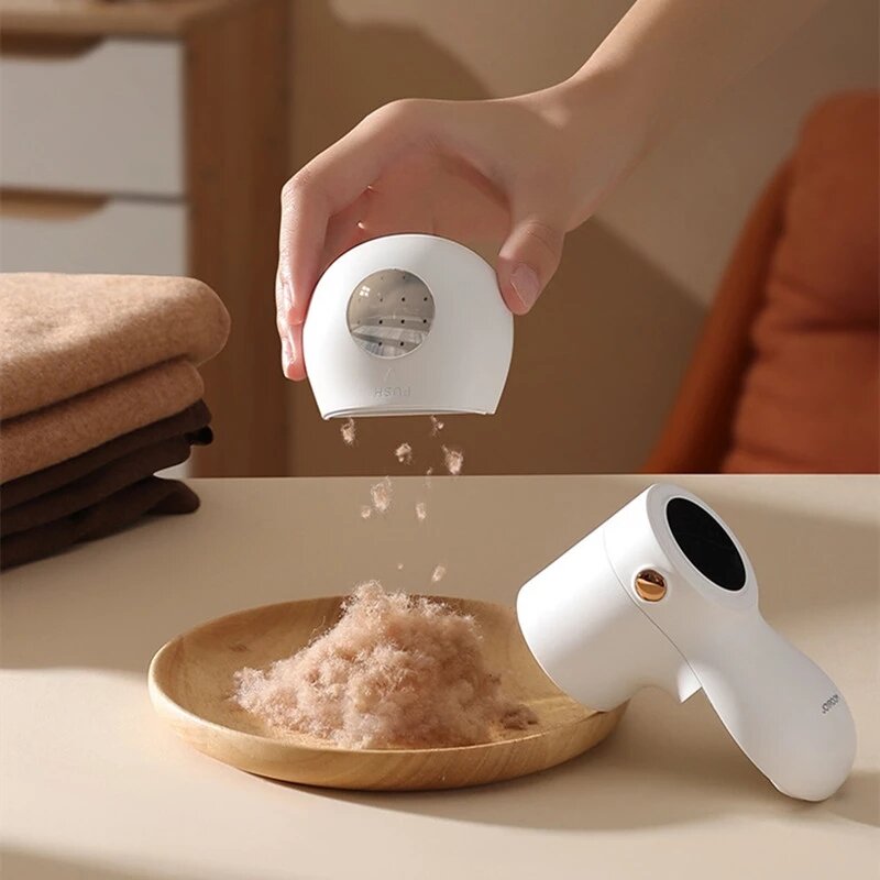 Get rid of the lint with the smart electric lint remover