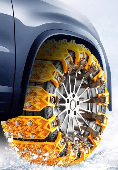 Rubber snow chains for tires