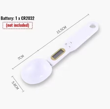 Digital measuring spoon with battery information on a white background