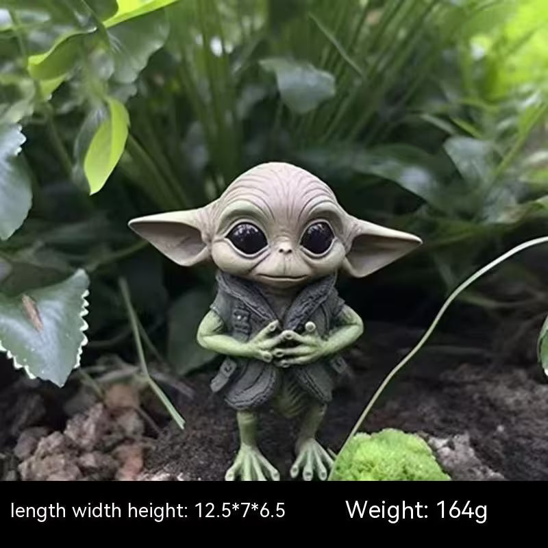 Halloween Alien Garden Statue – 4 Quirky Mini Figurine Designs with Mushroom, Wizard & Meditating Characters for Spooky Decor - Type B