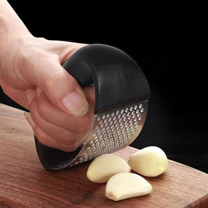 Stainless Steel Garlic Press Rocker – Easy Squeeze Mincer & Crusher for Busy Home Cooks