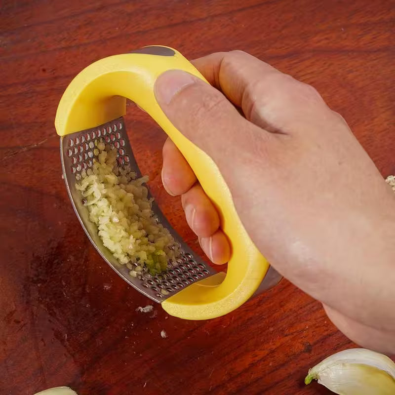 Stainless Steel Garlic Press Rocker – Easy Squeeze Mincer & Crusher for Busy Home Cooks