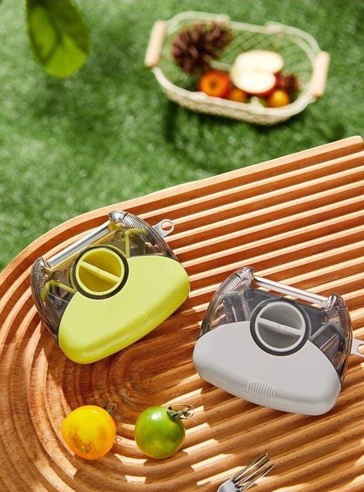 Take your culinary skills on the road with this 3 in 1 rotary peeler's lightweight design. Its compact design makes it perfect for small kitchens, camping trips or on-the-go.