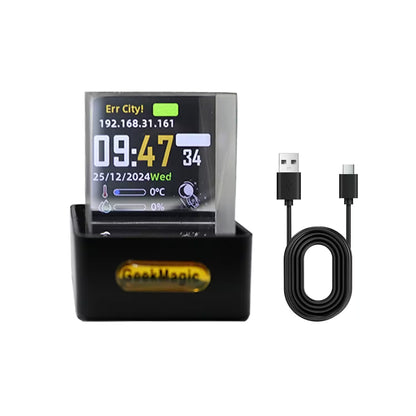 Digital display device with USB cable on a white background, featuring the brand 'GeekMagic'.